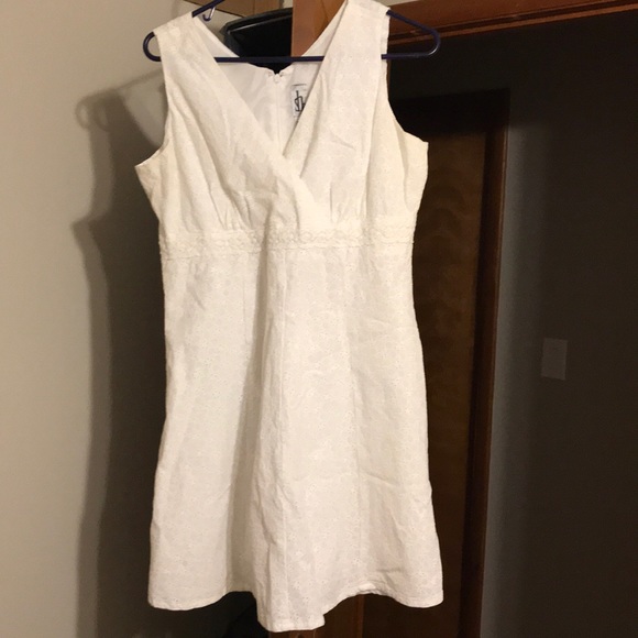 Sunhee Dresses & Skirts - Sunhee White Dress Size 16